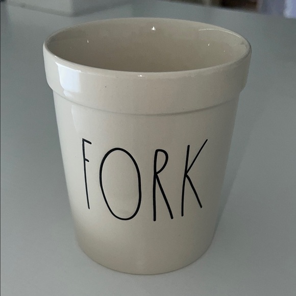 🔥‼️Rae Dunn Cream Utensil Holder‼️🔥 - Picture 1 of 3